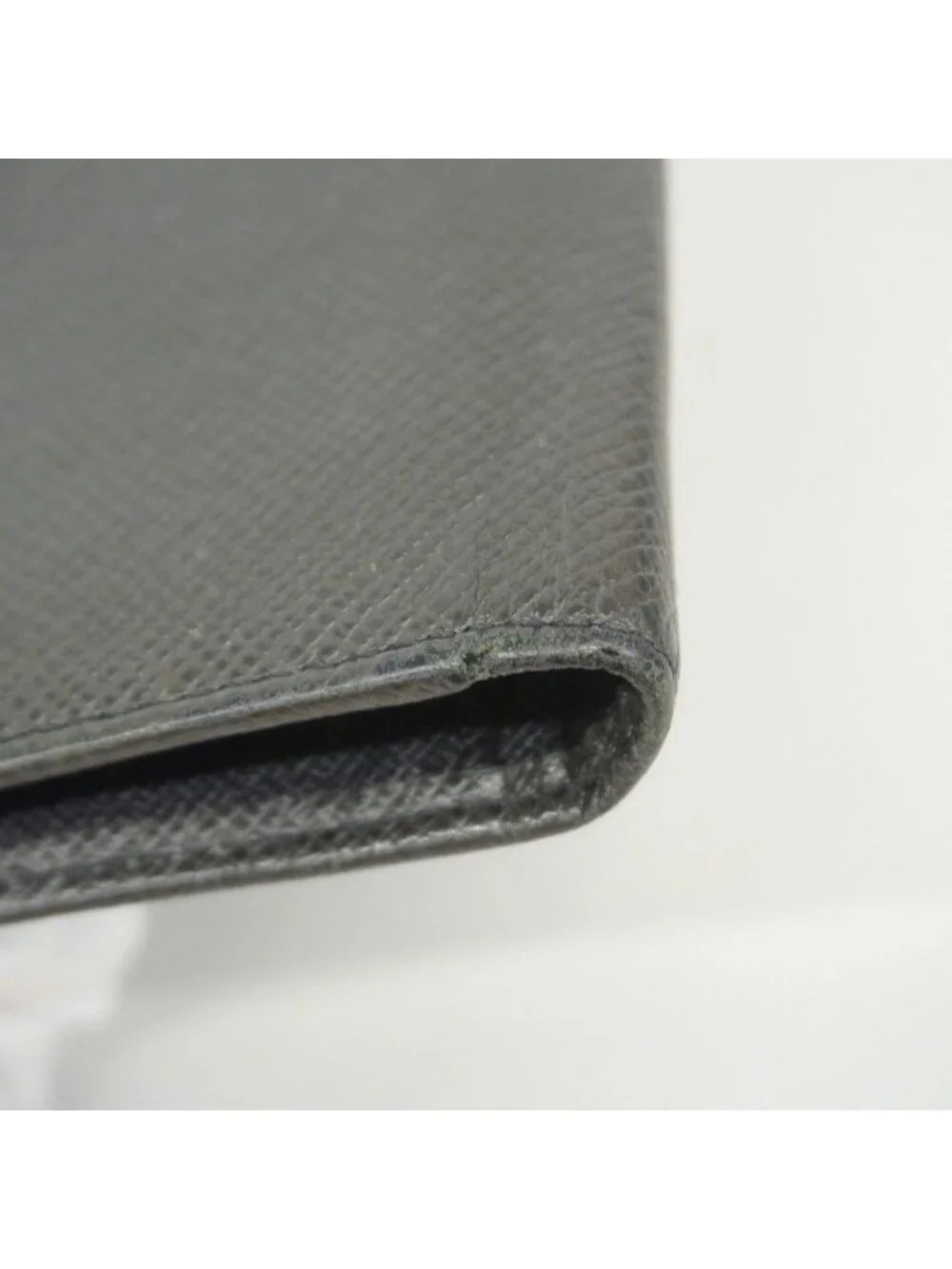 Louis Vuitton Wallet Taiga Portefeuille Brazza Noir